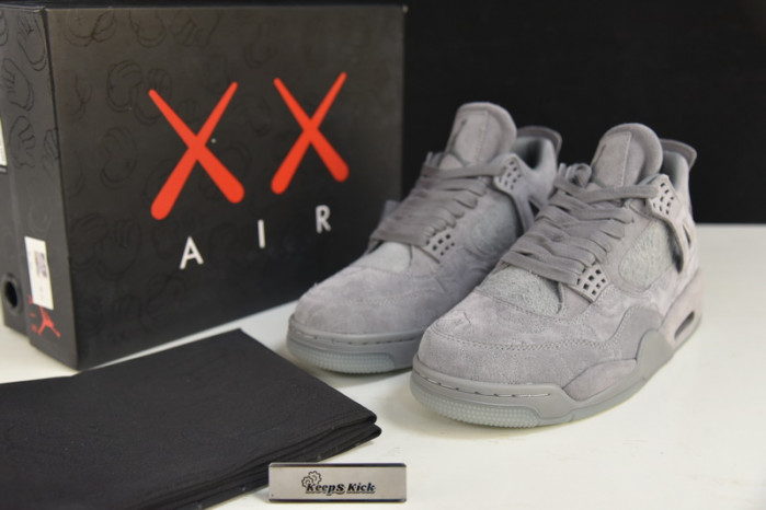 kaws x air jordan 4 retro