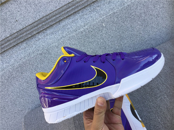 undefeated x kobe 4 protro